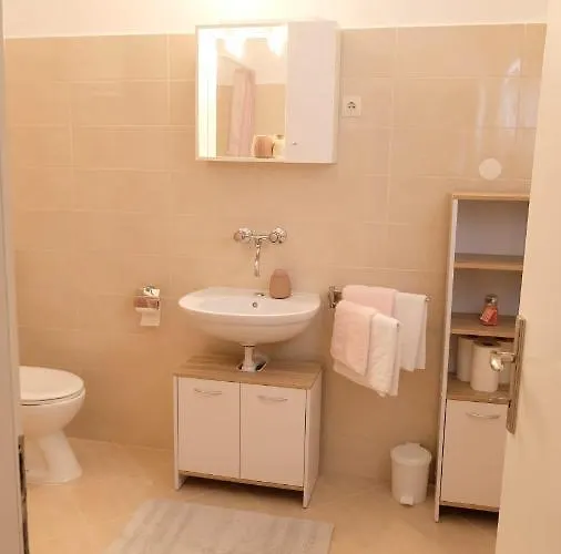 Porat * Starigrad Paklenica