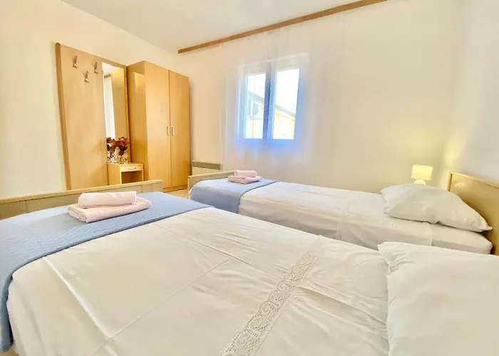 Porat * Starigrad Paklenica