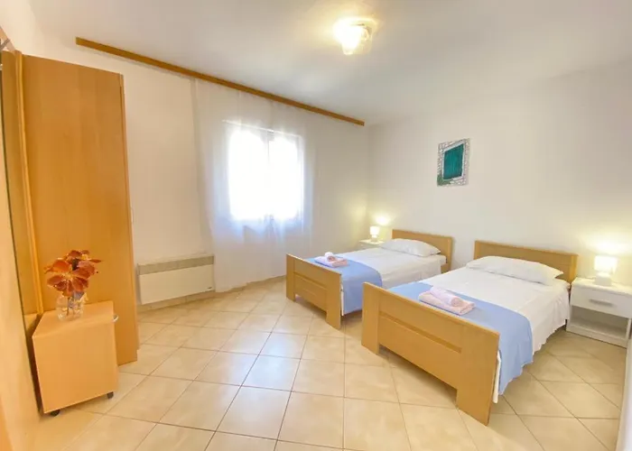 Porat Appartamento Starigrad Paklenica